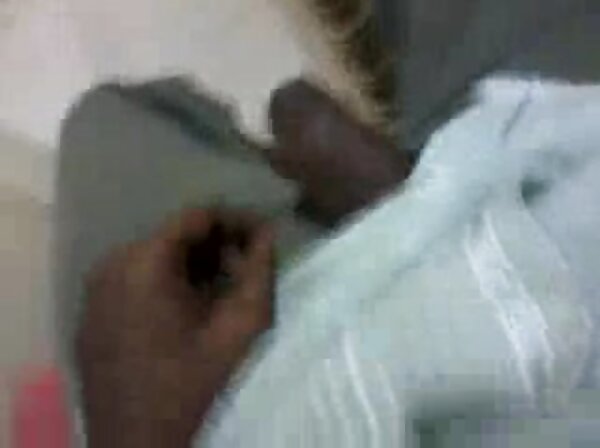 دور انداخته و به دور دروازه انجمنسکسی کیرتوکس زد